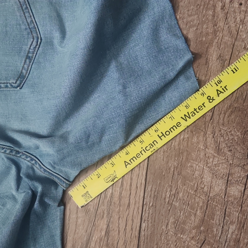 Amazon Essentials Men's Straight-Fit 9" Inseam Cut-Off Denim Short - Picture 6 of 8